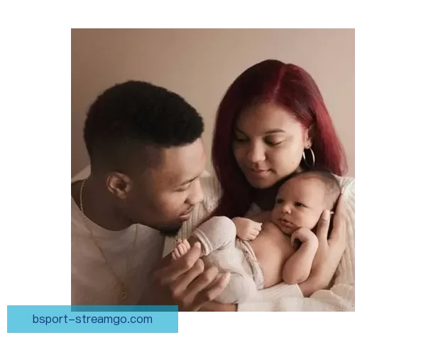 杨瀚森女友与利拉德儿子欢乐互动社媒晒温馨合影瞬间